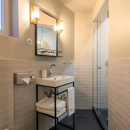 Maison Barbès 4*