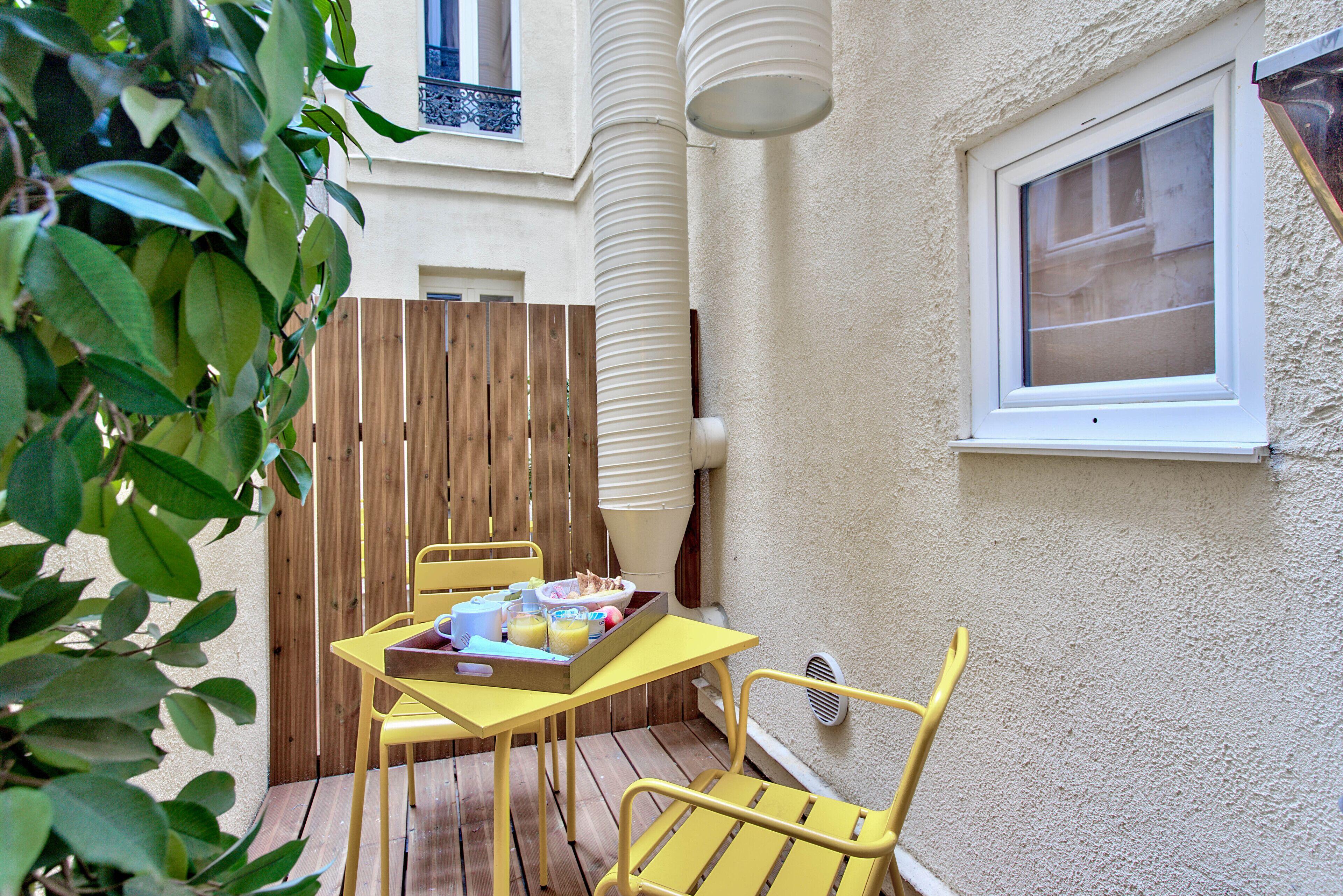 Hotel Maison Barbes 4*